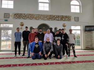 Read more about the article Fachoberschulklasse zu Gast in Omar Moschee