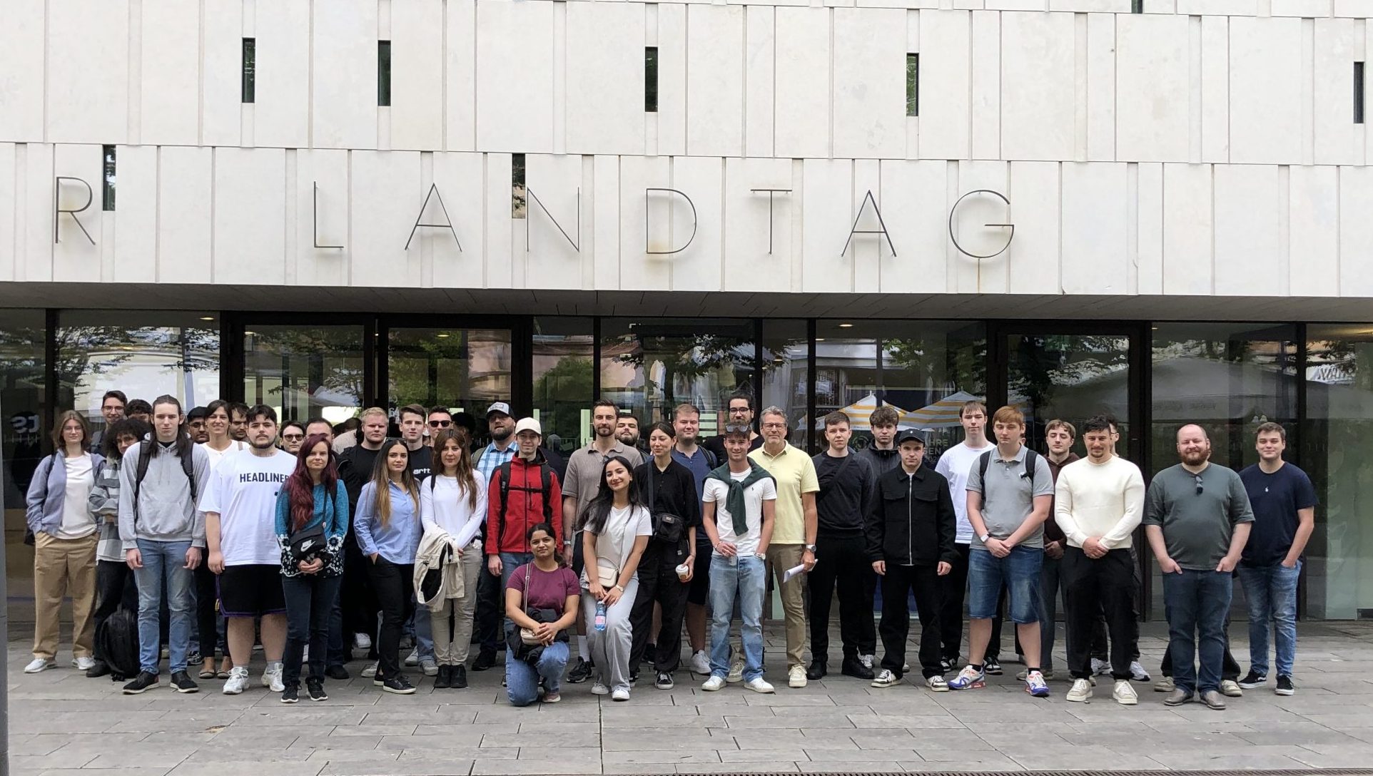 Du betrachtest gerade Zu Besuch im Landtag